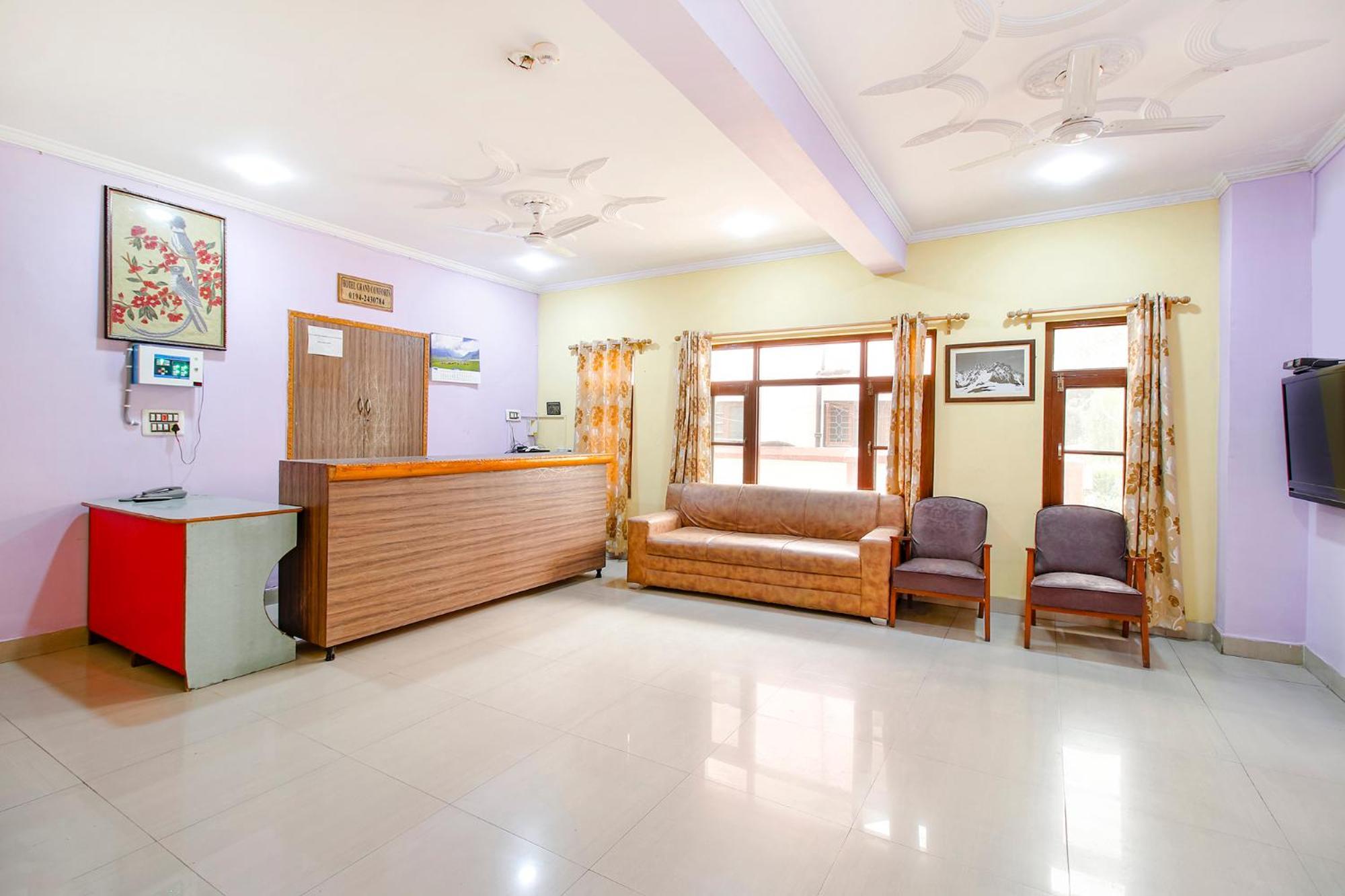 Fabhotel Grand Comforts Haidarpur Exterior foto